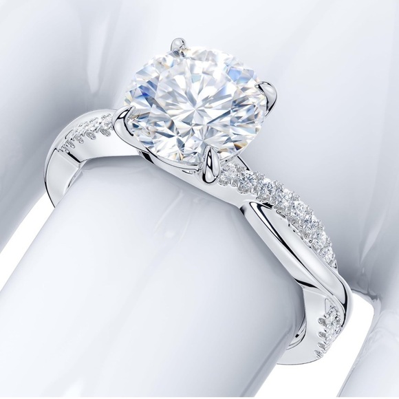 GRA Jewelry - MOISSANITE - Engagement Ring